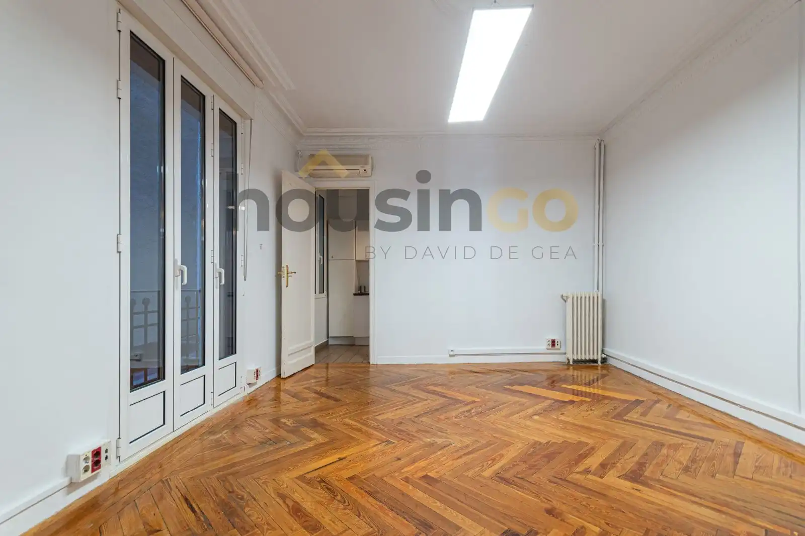 Living room of Office for rent in Madrid  with Air Conditioner, Heating and Balcony