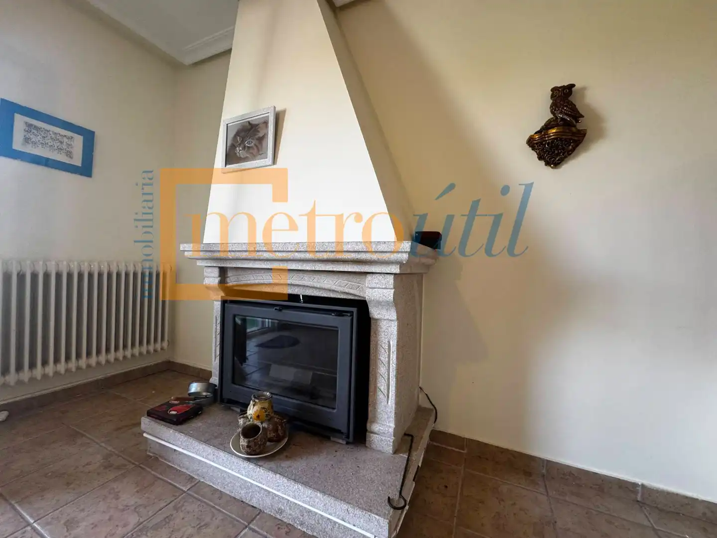 Sala d'estar de Casa adosada en venda en Galindo y Perahuy amb Calefacció, Jardí privat i Parquet