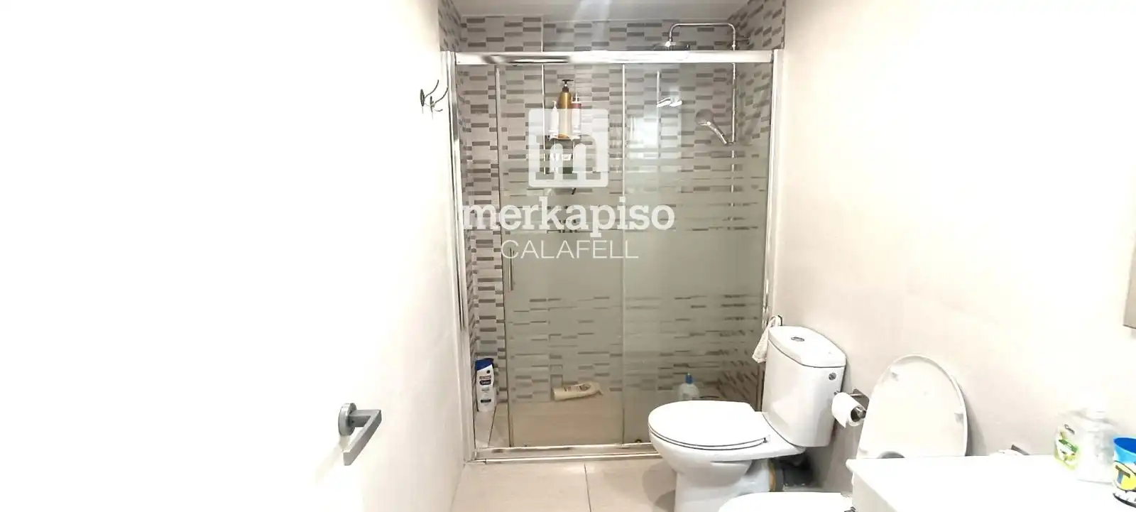 Bathroom of Flat for sale in El Vendrell  with Air Conditioner, Heating and Terrace