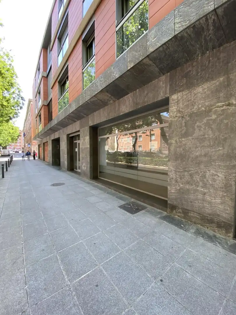 Vista exterior de Local de alquiler en Guadalajara con Aire acondicionado