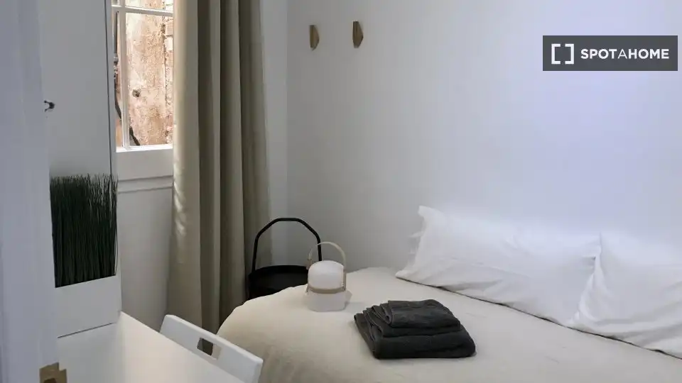 Bedroom of Flat for share in L'Hospitalet de Llobregat  with Air Conditioner, Heating and Terrace