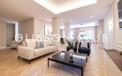 Living room of Flat for sale in  Madrid Capital  with Air Conditioner, Heating and Terrace