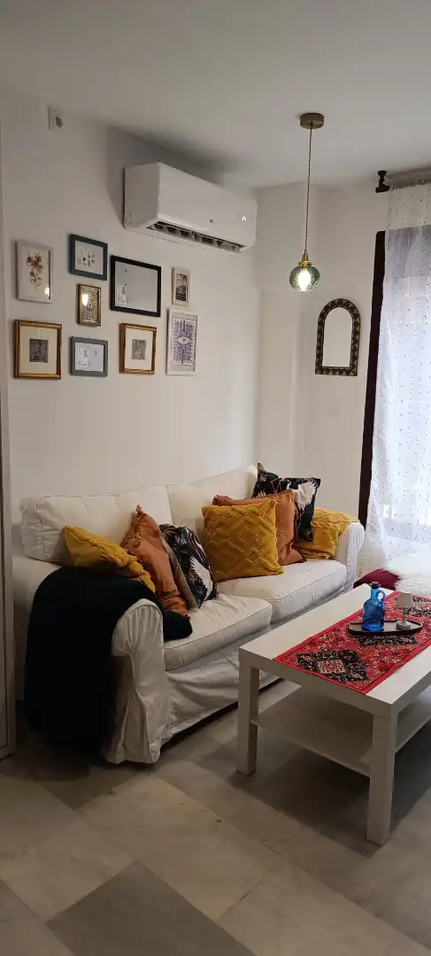 Wohnzimmer von Erdgeschoss zur Miete in La Zubia mit Klimaanlage, Heizung und Möbliert
