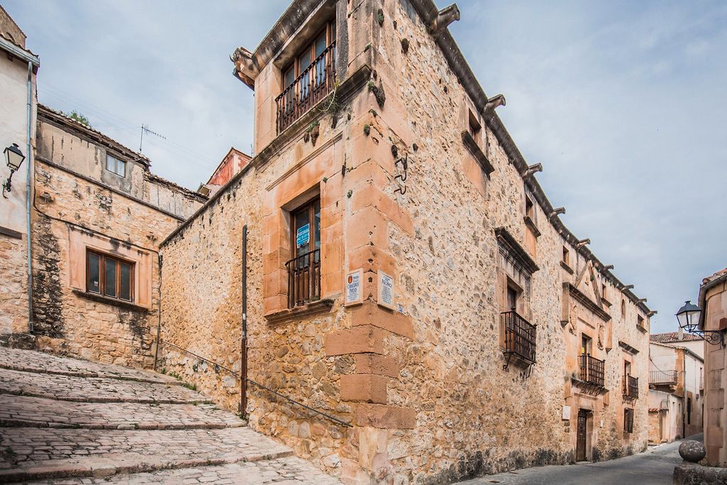 Vista exterior de Edifici en venda en Sepúlveda