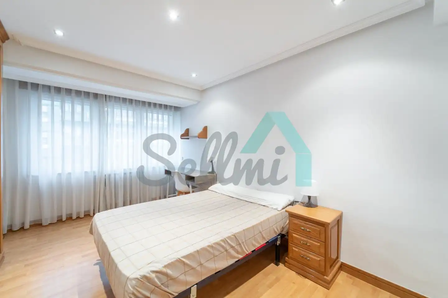 Schlafzimmer von Wohnung zur untervermieten in Oviedo  mit Heizung, Möbliert und Internet