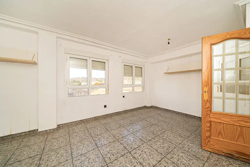 Piso en venta en C/ Río Bidasoa , San Crispín - Huerta Nueva-Estación