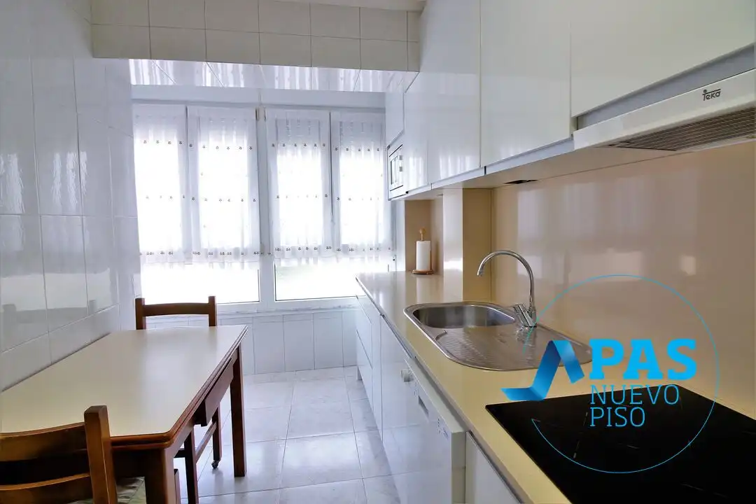 Cocina de Piso en venta en Santander con Calefacción