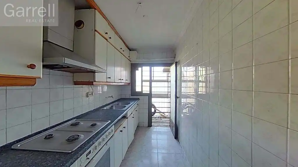 Flat for sale in CL SÈQUIA  Es: Pl: Pt:
 CANOVELLES (BARCELONA)
