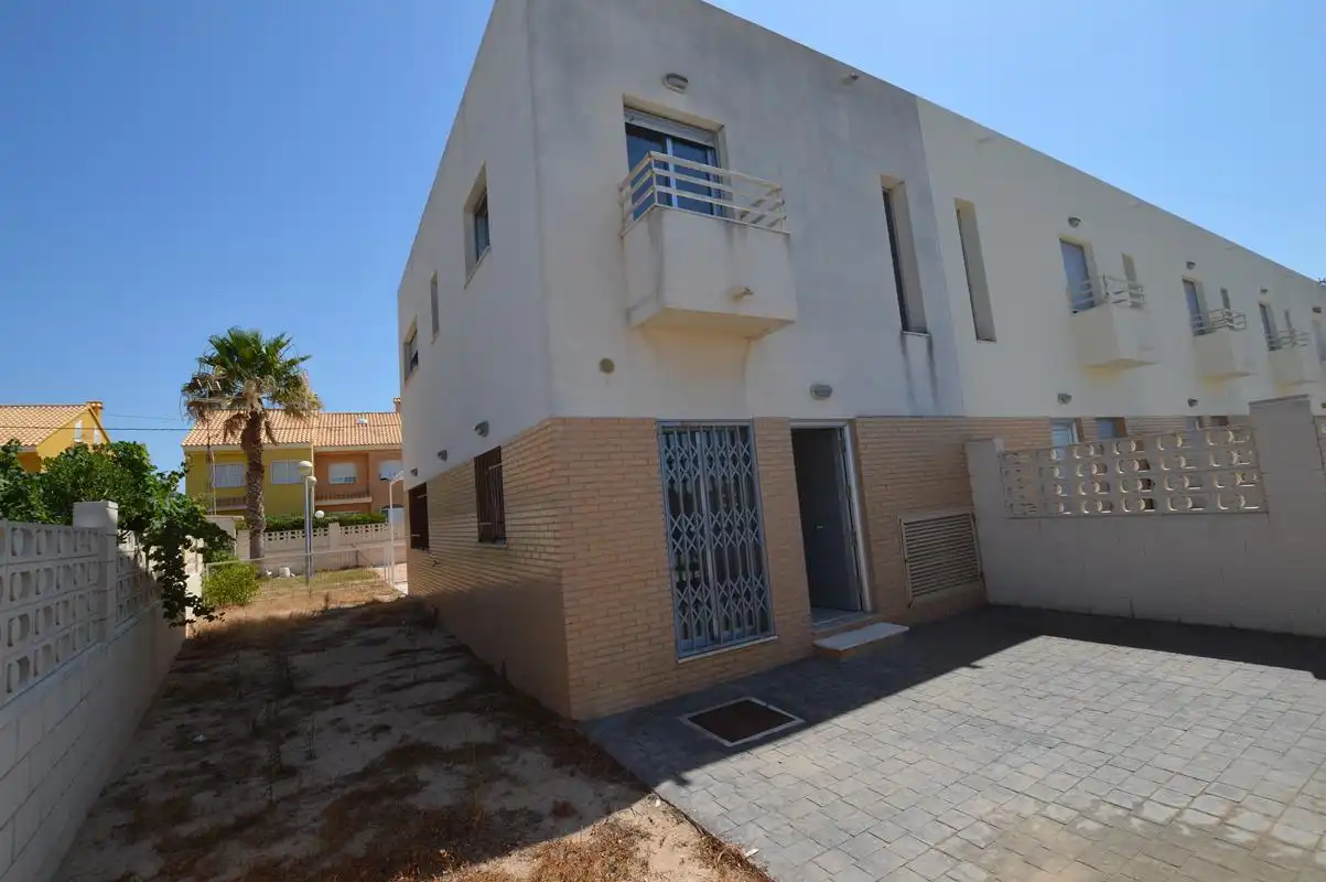 Adossat amb piscina en venda a El Marenyet, imagen 5