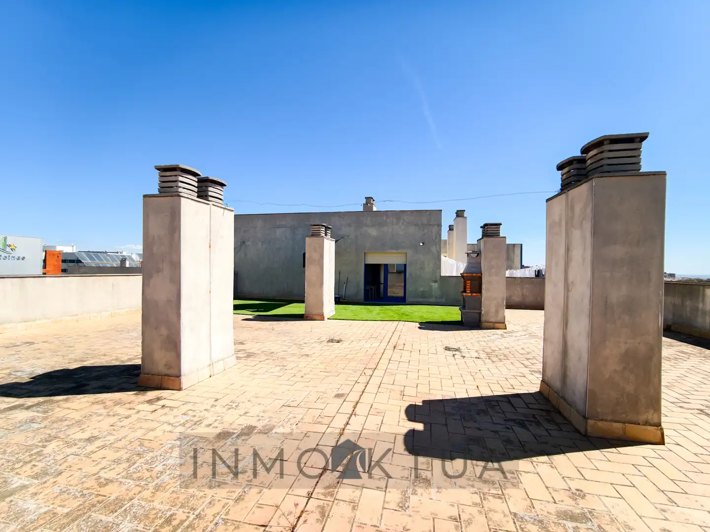 Vista exterior de Piso en venta en Bormujos con Aire acondicionado, Terraza y Amueblado