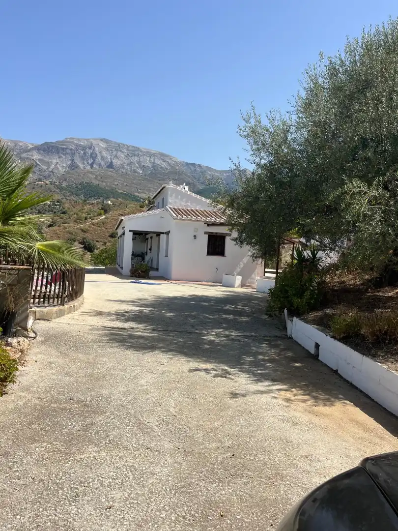Vista exterior de Finca rústica de lloguer en Sedella amb Aire condicionat, Jardí privat i Traster