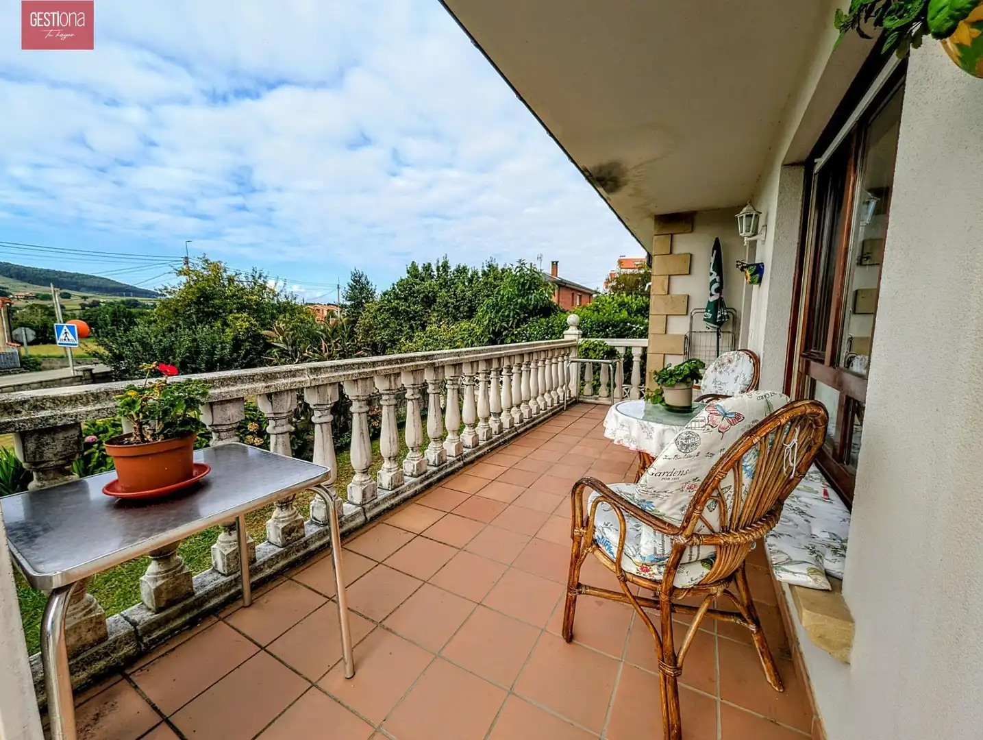 Terrassa de Casa adosada en venda en Arnuero amb Calefacció, Jardí privat i Terrassa