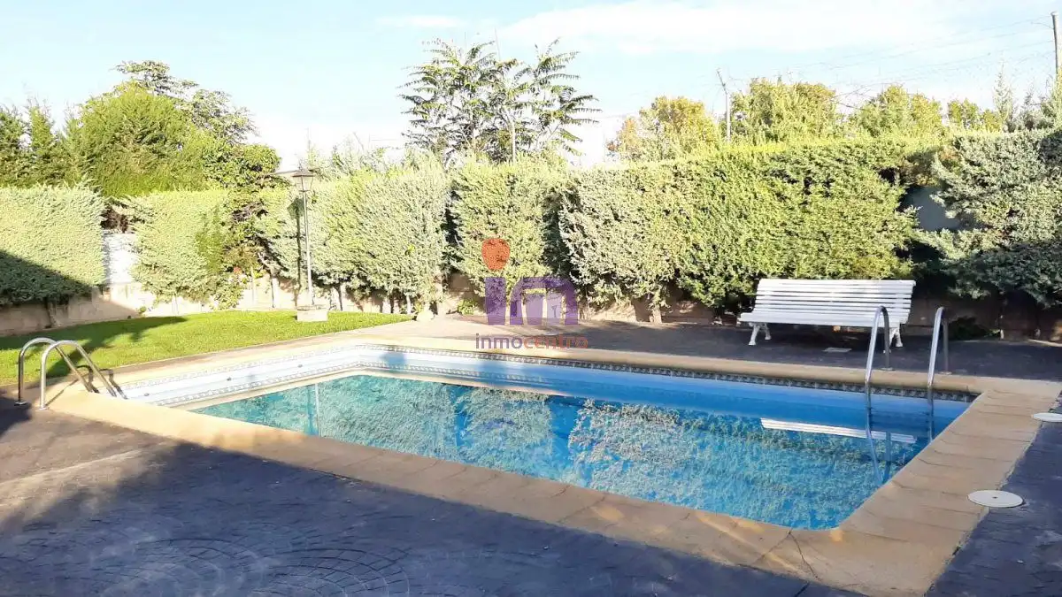 Chalet con piscina en venta en Valdepeñas, imagen 4