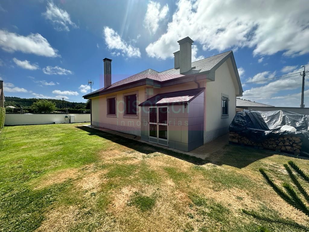 House or chalet for sale in Outeiro de Rei