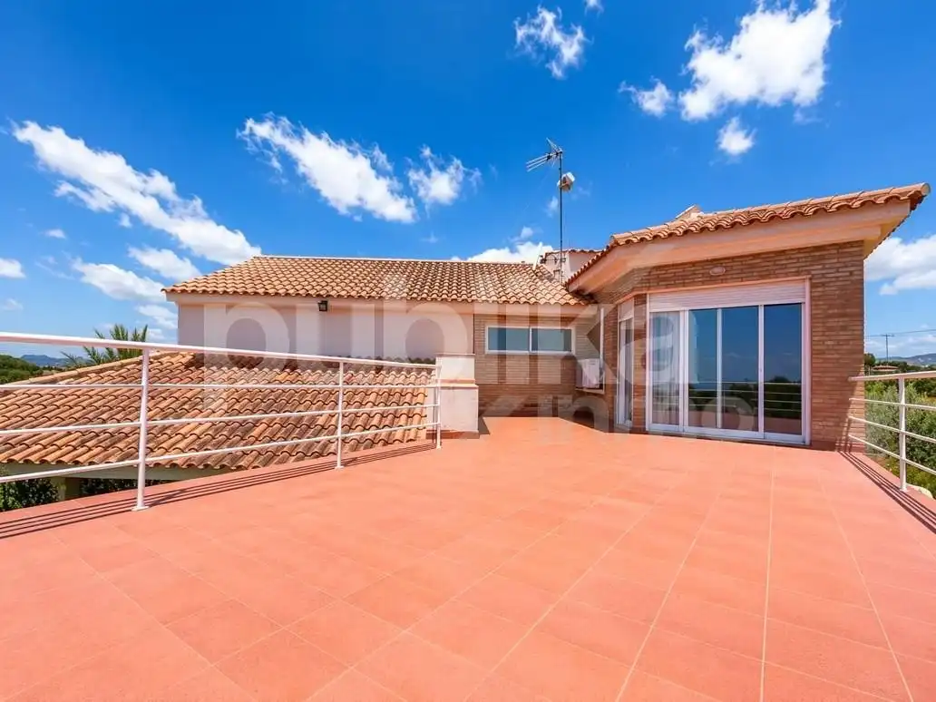 Terraza de Casa o chalet en venta en San Vicente del Raspeig / Sant Vicent del Raspeig con Aire acondicionado, Calefacción y Piscina