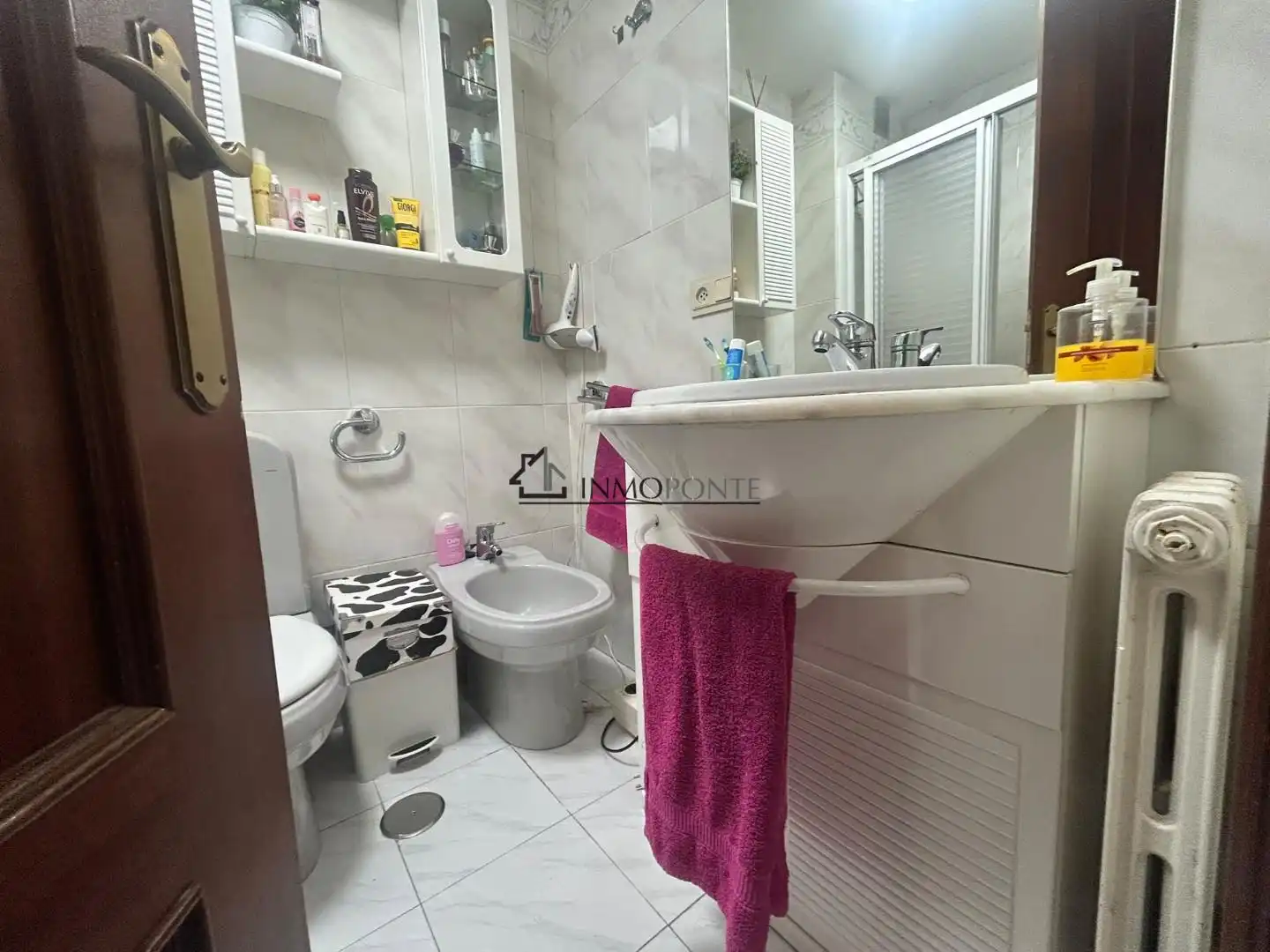 Bany de Apartament de lloguer en Poio amb Moblat