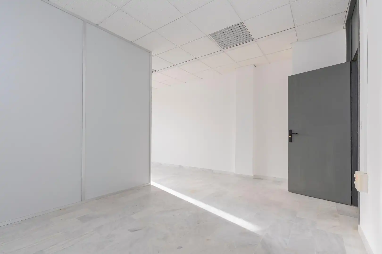 Local en venta en Mairena del Aljarafe con Aire acondicionado