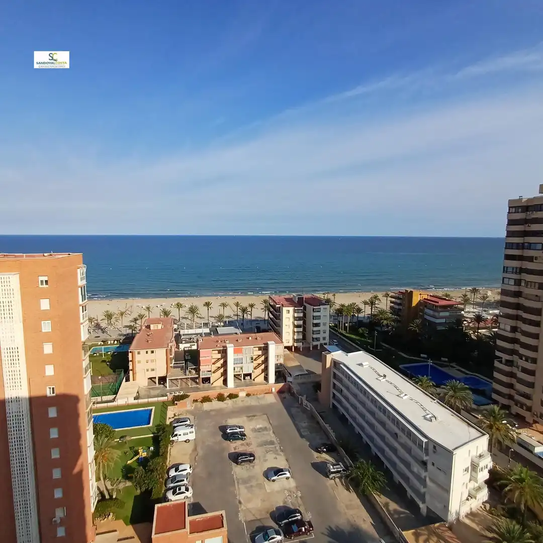 Vista exterior de Apartamento en venta en Alicante / Alacant con Aire acondicionado y Piscina comunitaria