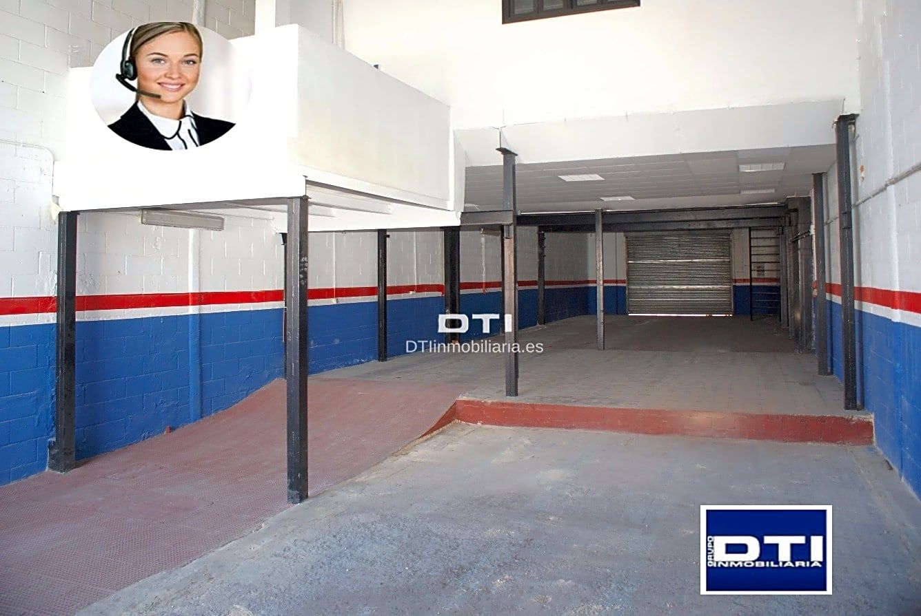 Vista exterior de Nau industrial en venda en  Huelva Capital