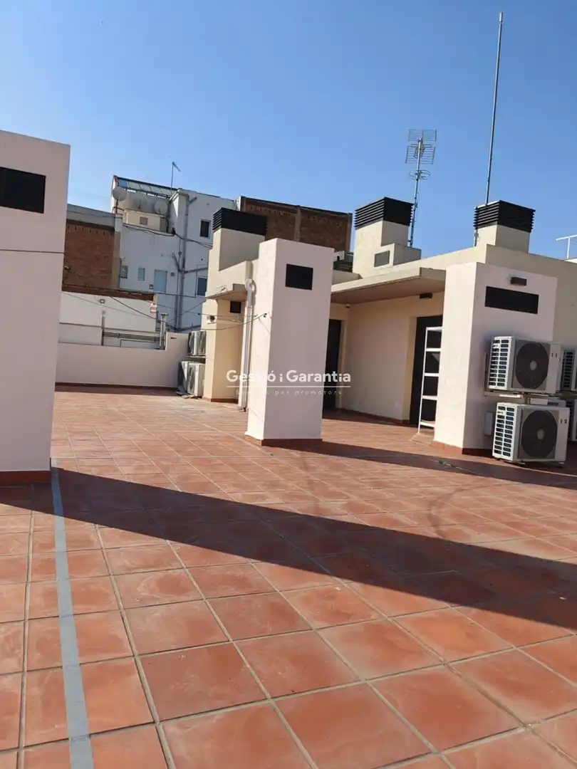 Terraza de Piso en venta en L'Hospitalet de Llobregat con Terraza y Amueblado