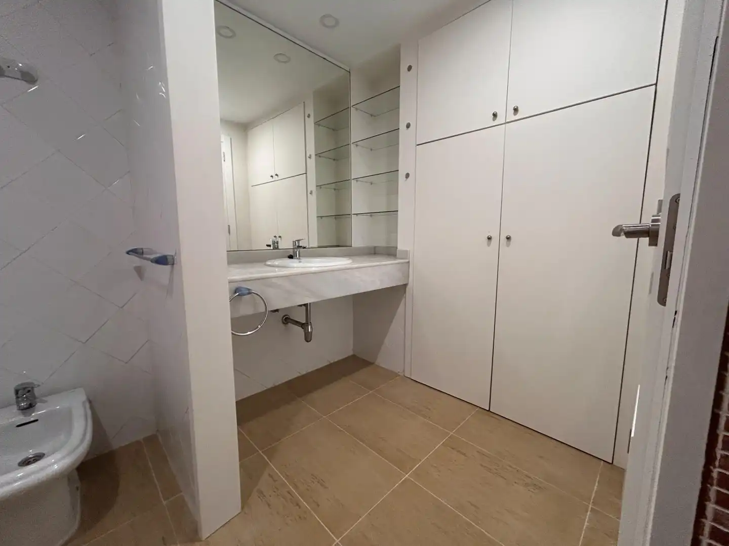 Baño de Planta baja en venta en Mataró con Aire acondicionado, Calefacción y Alarma