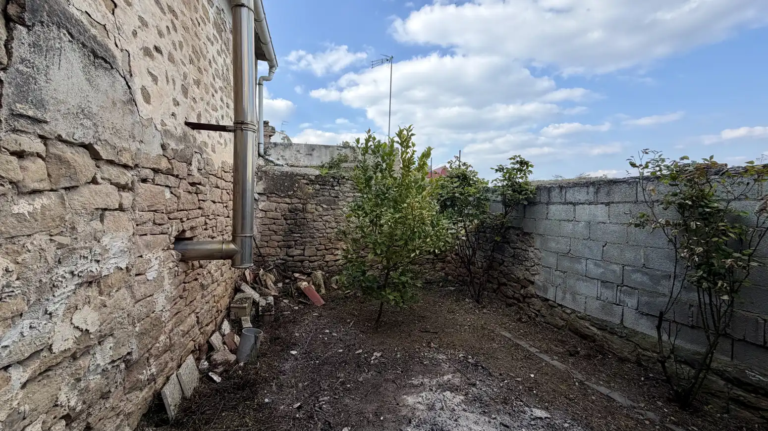 Houses for sale in Allo  with Heating