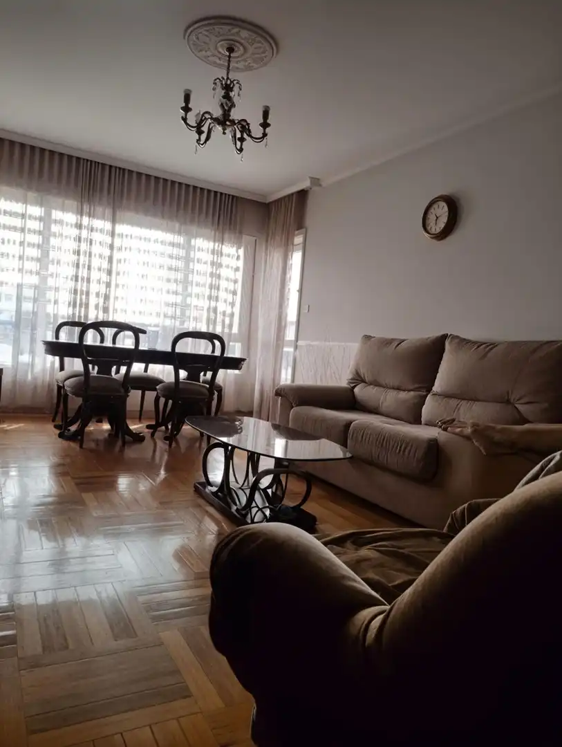 Sala d'estar de Pis en venda en Vigo  amb Calefacció, Terrassa i Moblat