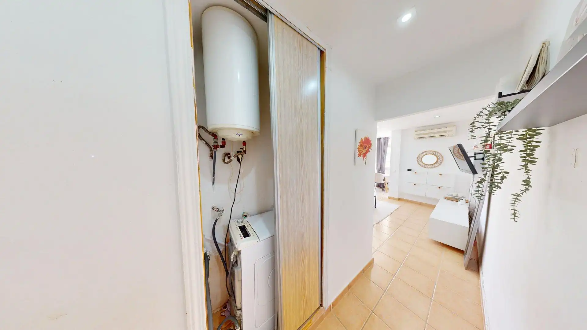 Flat for sale in Benalmádena  with Air Conditioner, Swimming Pool and Furnished