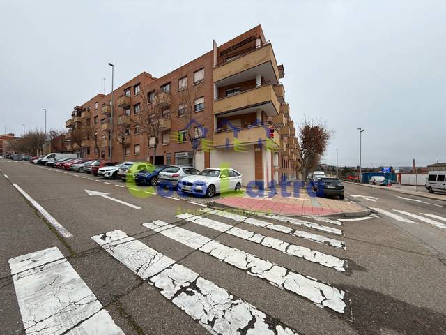 Local comercial en Alquiler en Calle Lucio Marineo en Prosperidad - Delicias