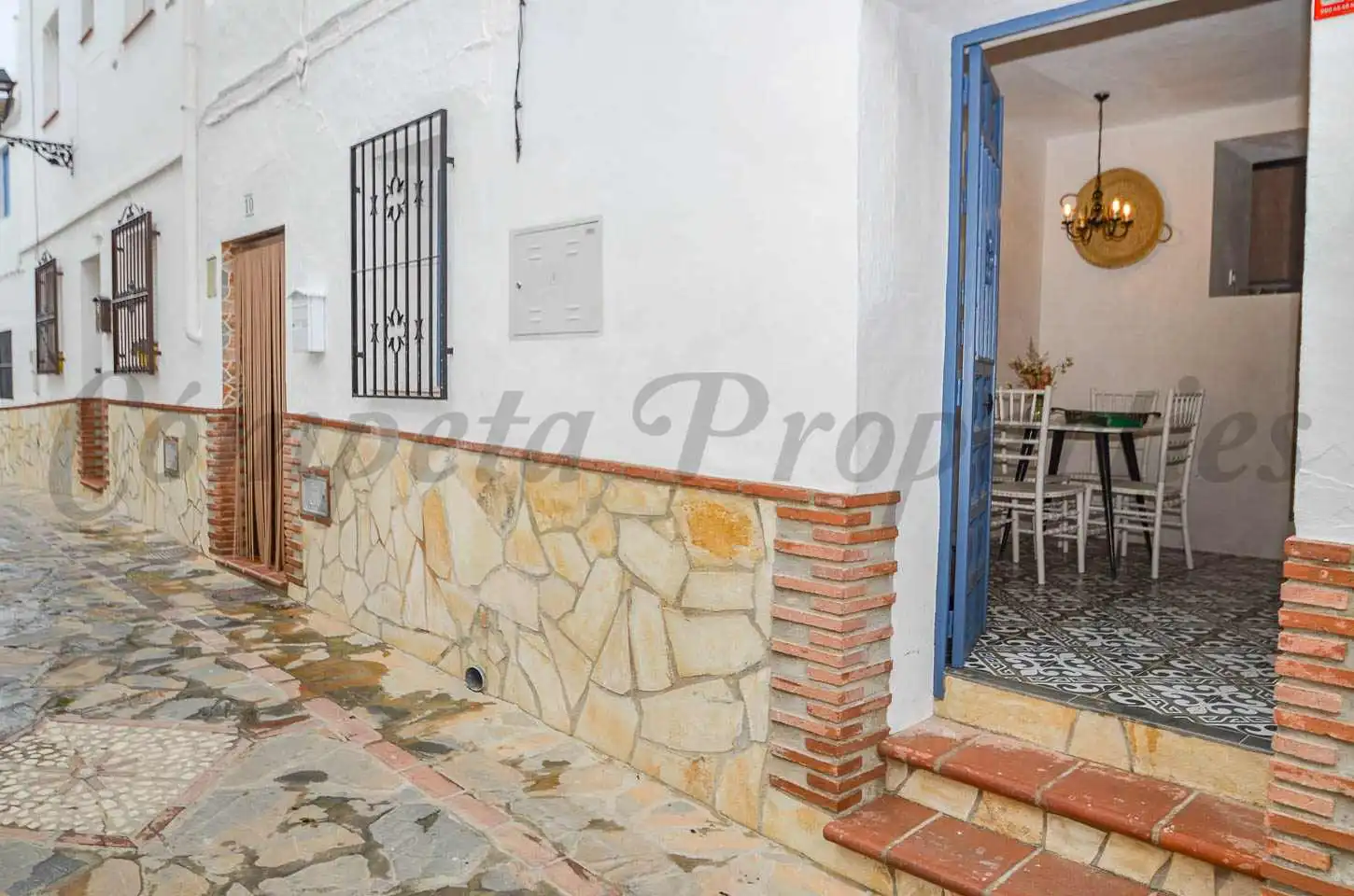 Casa a schiera in vendita a Sayalonga, imagen 2