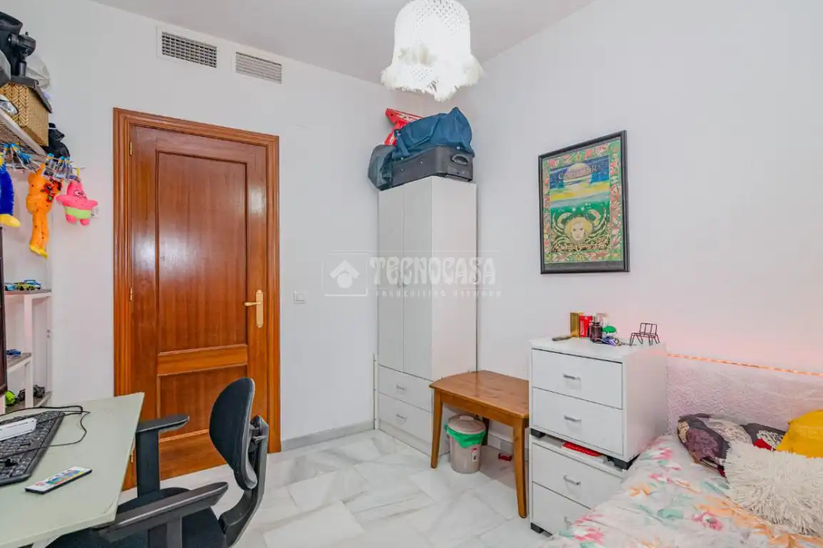 Schlafzimmer von Wohnung zum Verkauf in Lucena mit Klimaanlage, Terrasse und Abstellraum