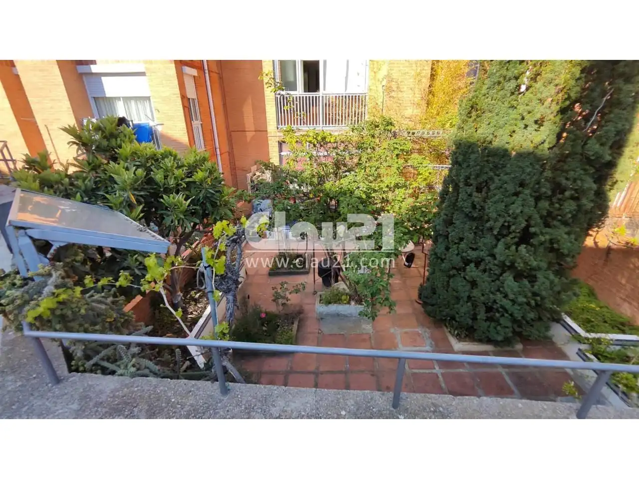 Pis amb jardí de lloguer a Calle Confederació, imagen 5
