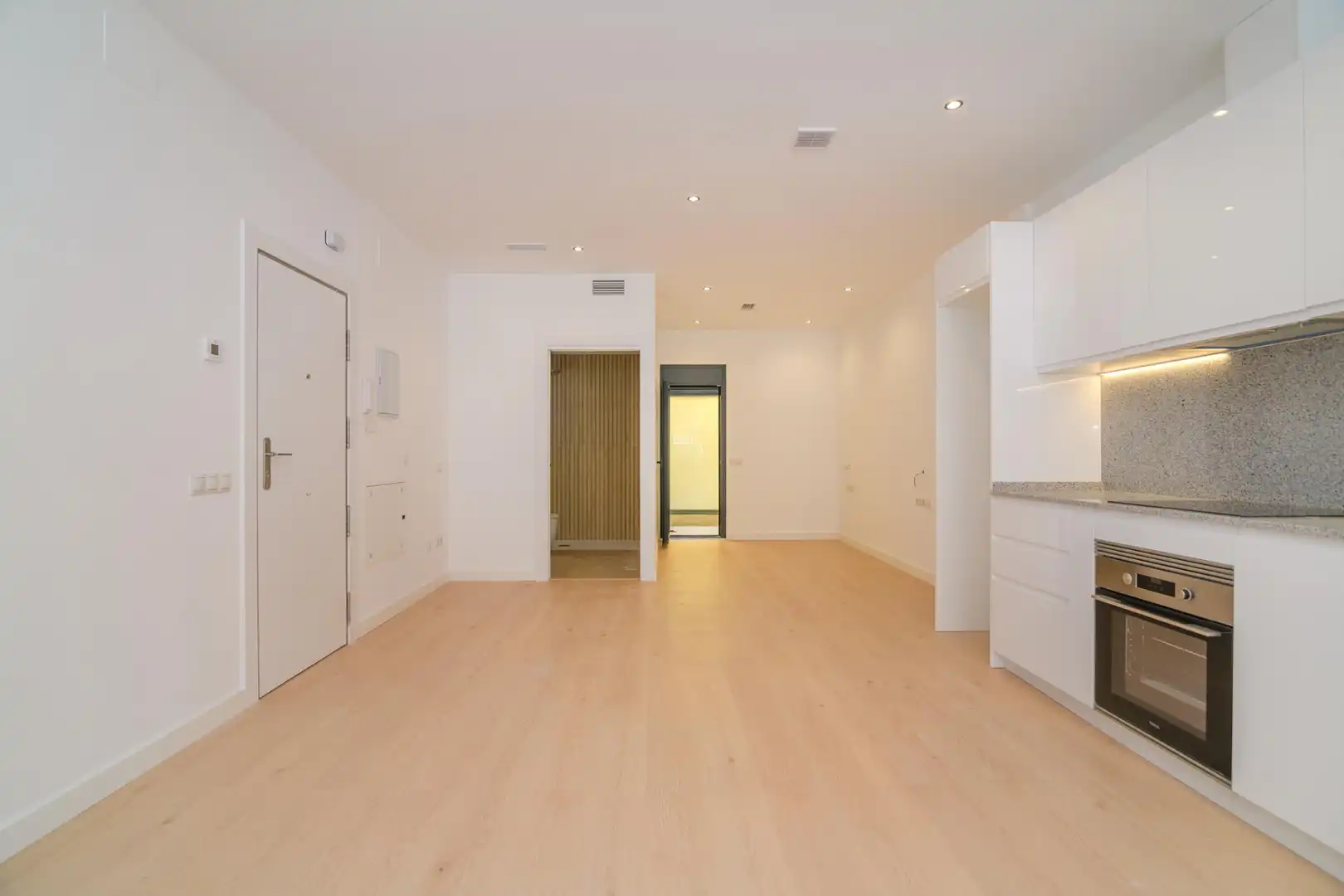 Flat with lift for sale in Carrer Victòria 95, imagen 5