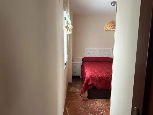 Dormitori de Pis de lloguer en Córdoba amb Aire condicionat i Moblat