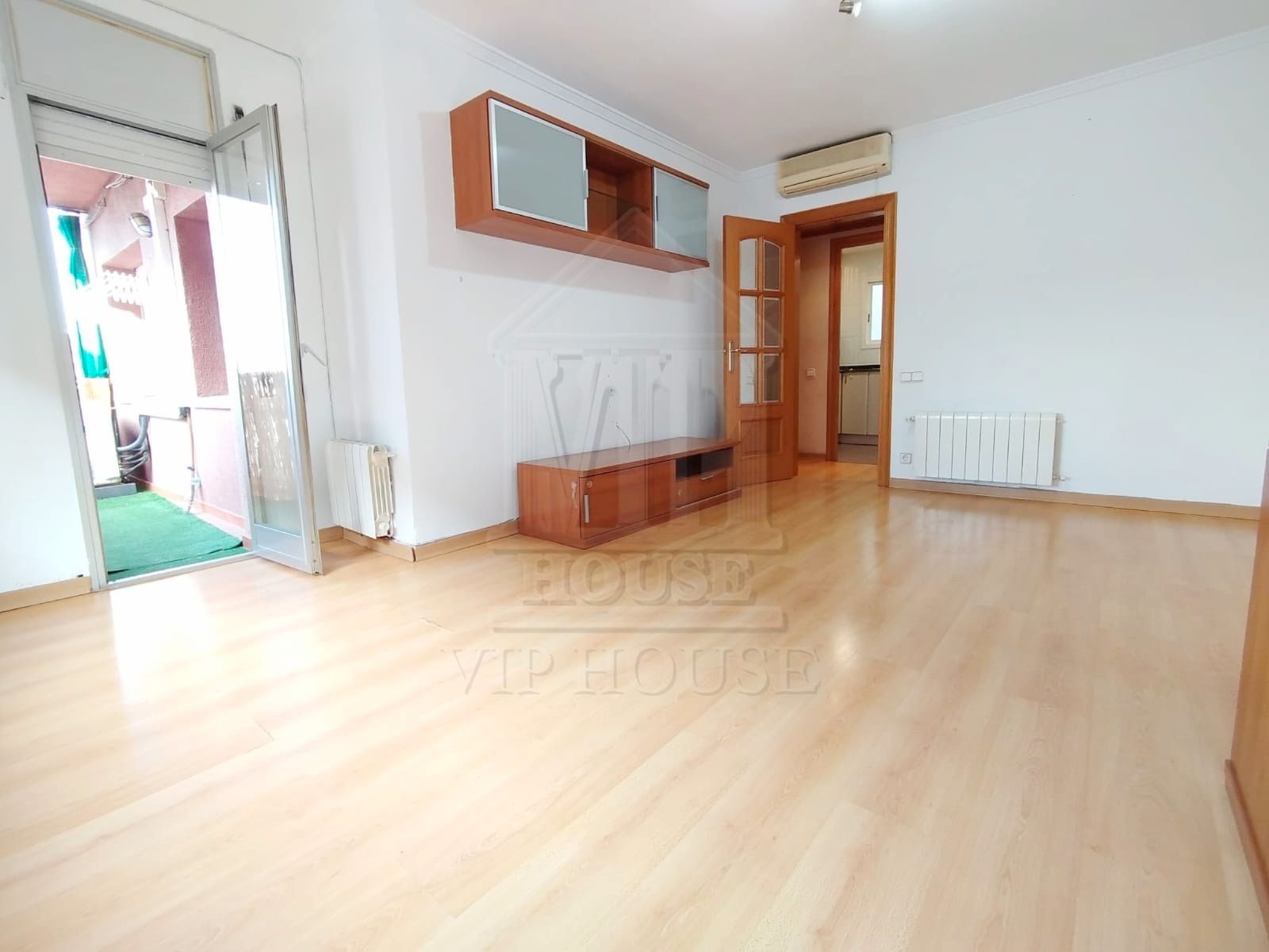 Living room of Flat for sale in Badalona  with Air Conditioner, Heating and Parquet flooring