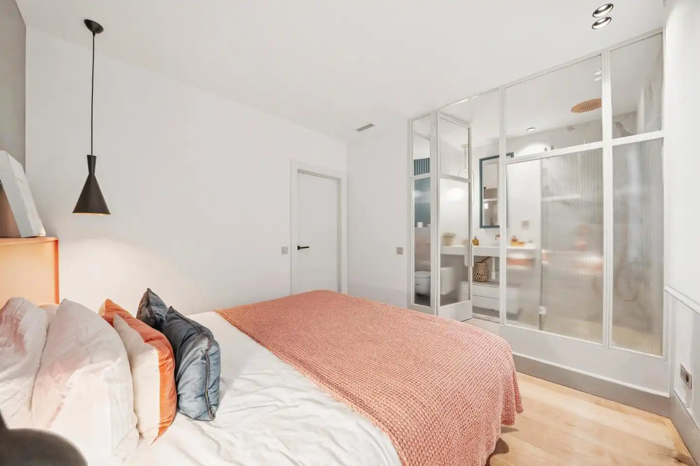 Schlafzimmer von Wohnung zur Miete in Madrid mit Klimaanlage, Heizung und Möbliert