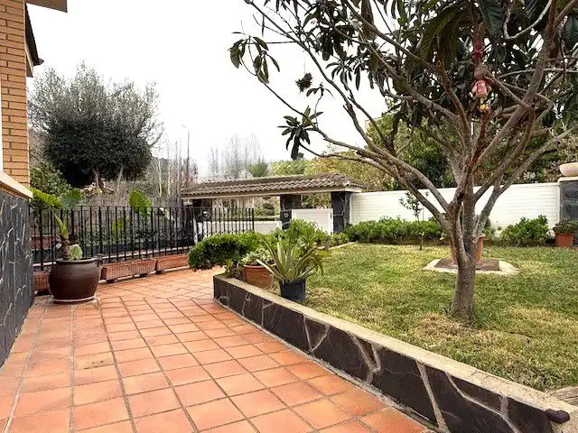 Jardín de Casa o chalet en venta en Sant Boi de Llobregat con Aire acondicionado, Calefacción y Jardín privado