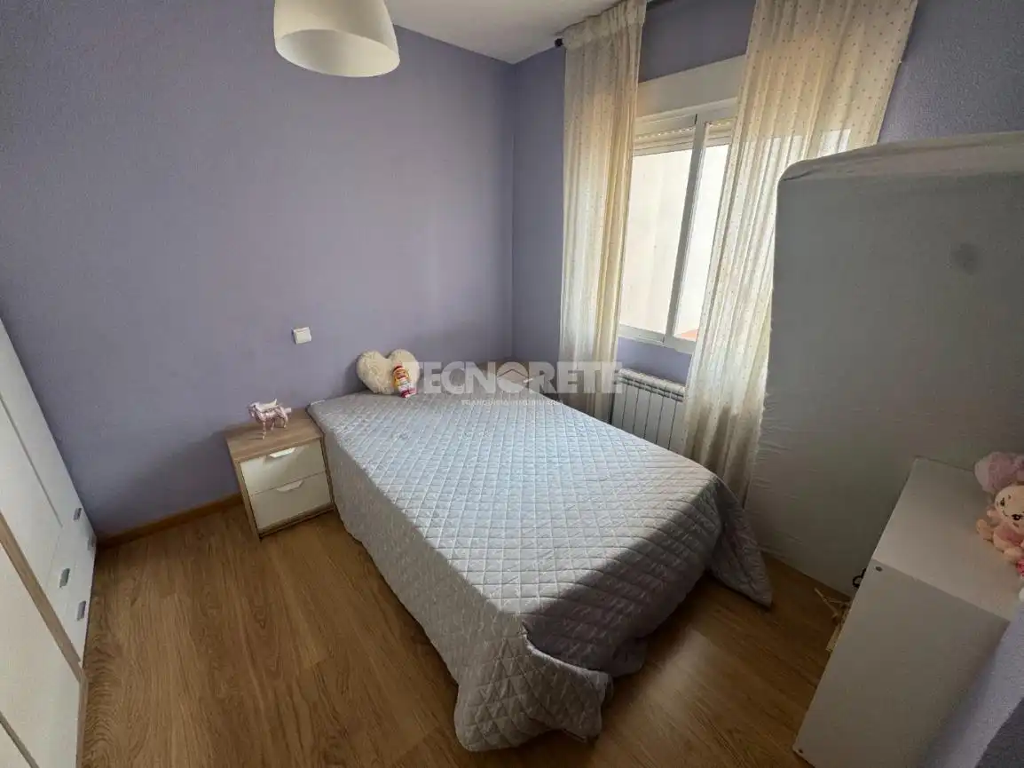 Dormitori de Casa adosada en venda en Yunquera de Henares amb Calefacció i Terrassa