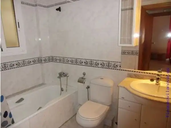 Baño de Piso en venta en Vilanova i la Geltrú con Aire acondicionado, Calefacción y Amueblado