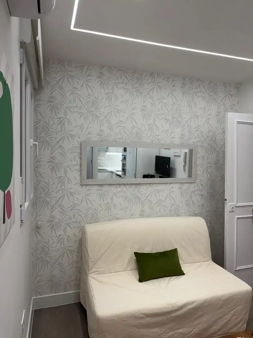 Flat for sale in Travesía de la Parada, imagen 2