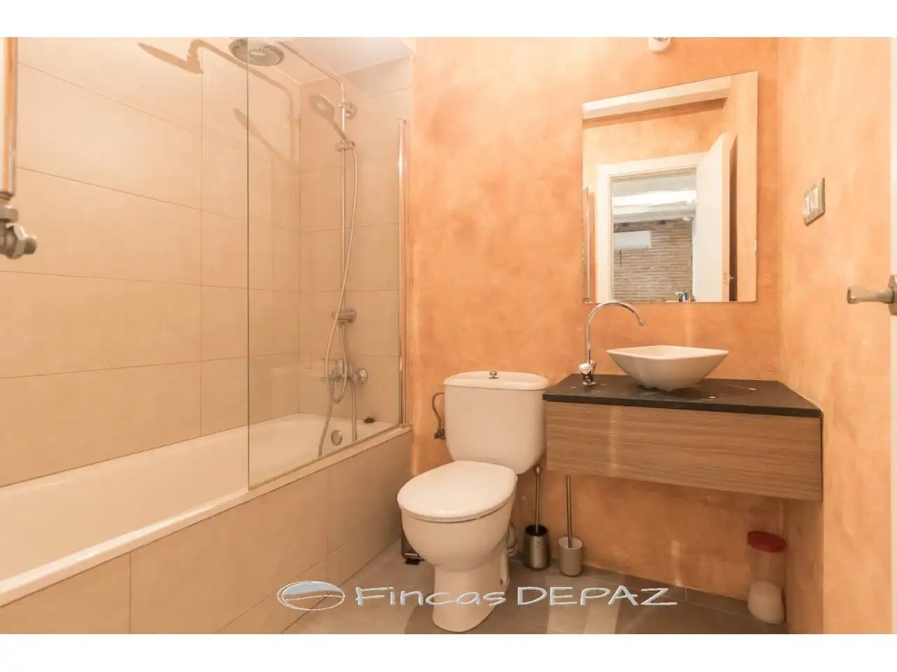 Bathroom of Flat for sale in Barcelona  with Air Conditioner, Heating and Parquet flooring