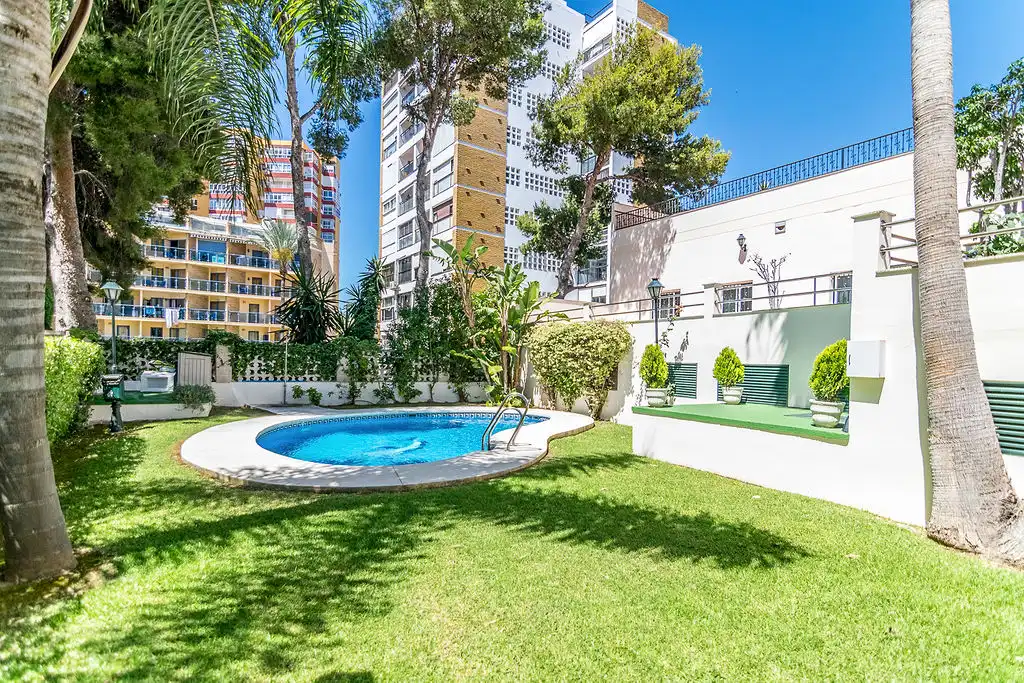 Piso en venta en Av Antonio Machado, Puerto Marina