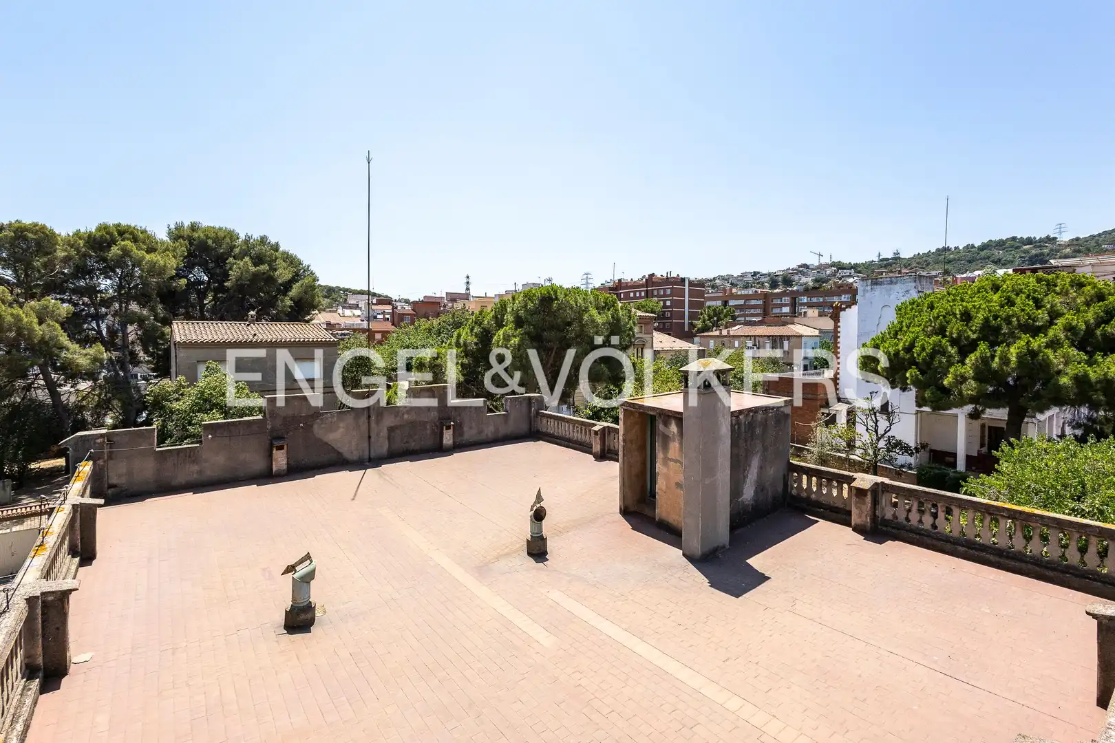 Terraza de Casa o chalet en venta en Sant Boi de Llobregat con Aire acondicionado, Calefacción y Jardín privado