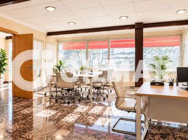 Oficina con ascensor en venta en Centro