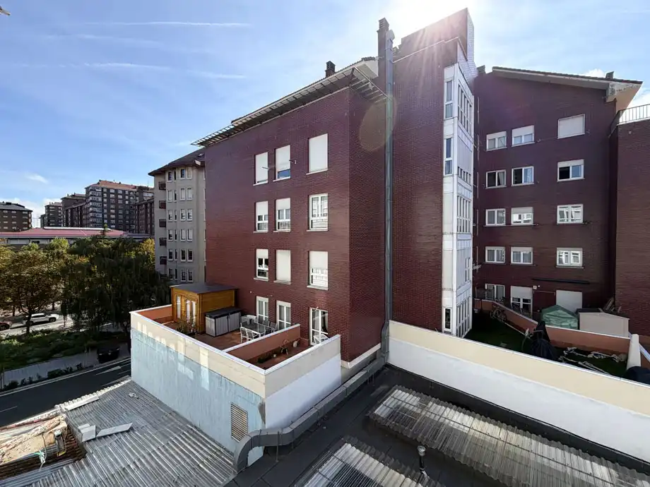 Vista exterior de Piso en venta en El Anglo