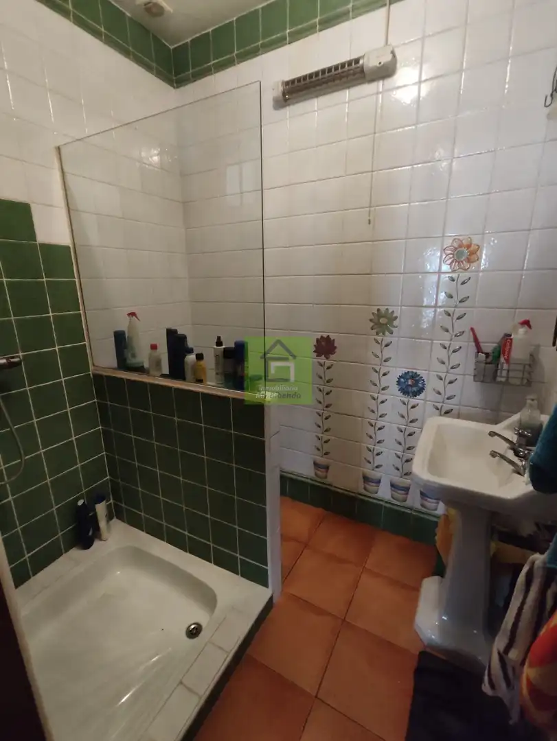 Bany de Casa o xalet en venda en Zamora Capital  amb Calefacció, Moblat i Microones