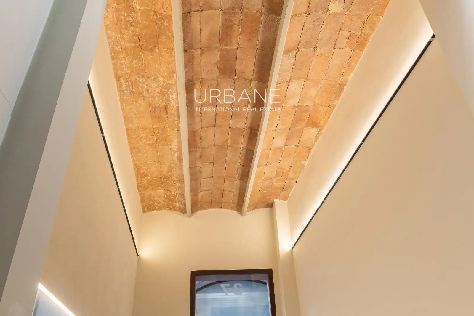 Wohnung zum Verkauf in Barcelona mit Klimaanlage, Heizung und Parkett