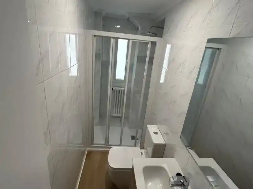 Badezimmer von Wohnung zur Miete in Centro