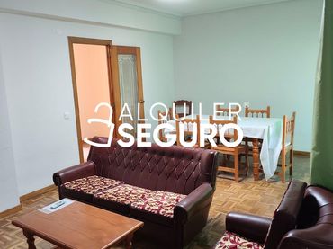Flat with lift to rent in Alameda