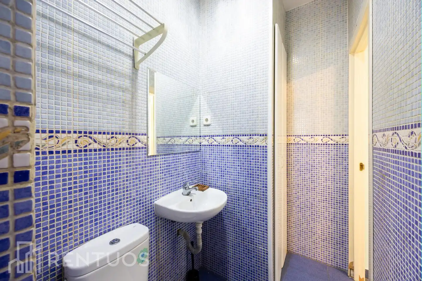 Baño de Estudio de alquiler en Madrid con Amueblado